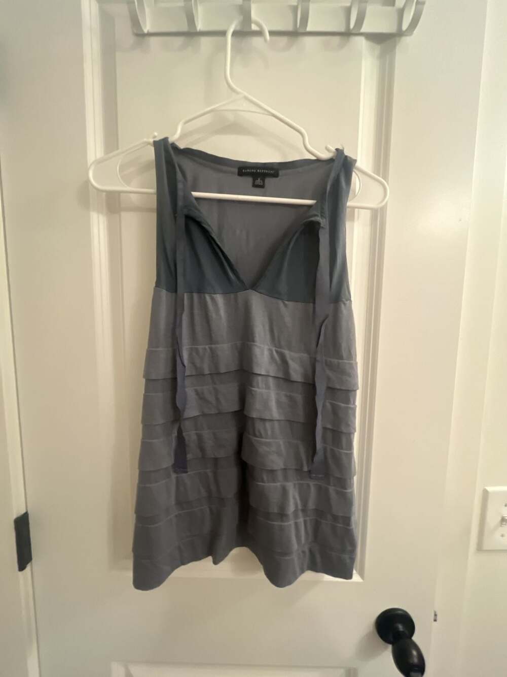 Banana Republic Sleeveless Tiered Ruffle Tank Top in Gray